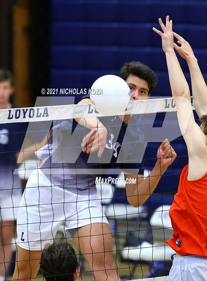 Thumbnail 3 in Redondo Union vs. Loyola (CIF SS D1 Playoffs) photogallery.