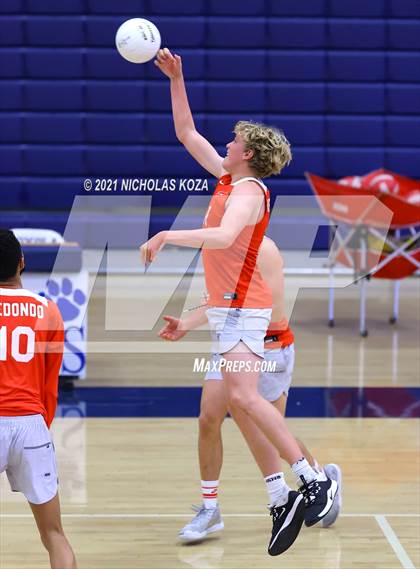 Thumbnail 2 in Redondo Union vs. Loyola (CIF SS D1 Playoffs) photogallery.