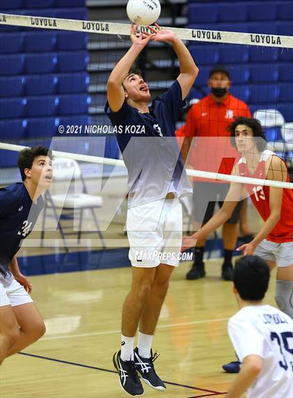 Thumbnail 3 in Redondo Union vs. Loyola (CIF SS D1 Playoffs) photogallery.