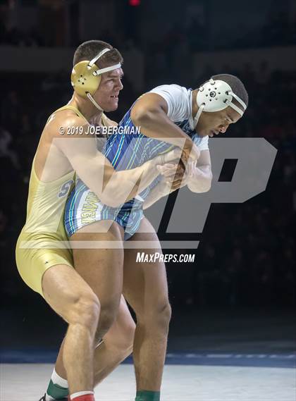 Thumbnail 1 in CIF State Boys Wrestling Championships (Finals; 152lbs - 285llbs) photogallery.