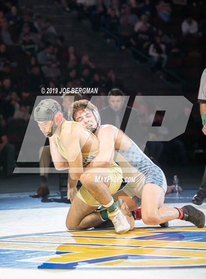 Thumbnail 3 in CIF State Boys Wrestling Championships (Finals; 152lbs - 285llbs) photogallery.