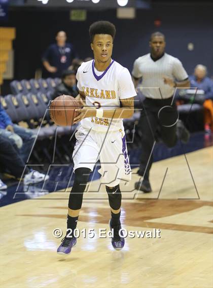 Thumbnail 3 in Oakland Tech vs. St. Joseph Notre Dame photogallery.
