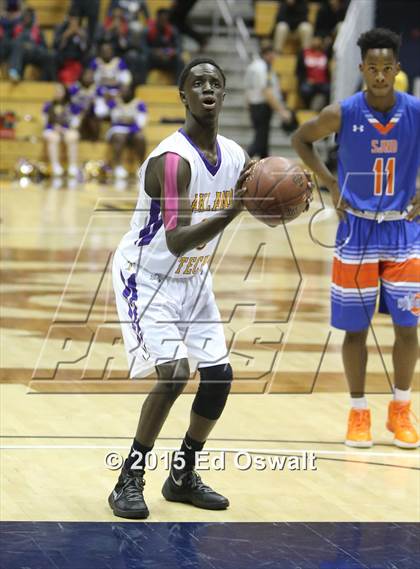 Thumbnail 3 in Oakland Tech vs. St. Joseph Notre Dame photogallery.