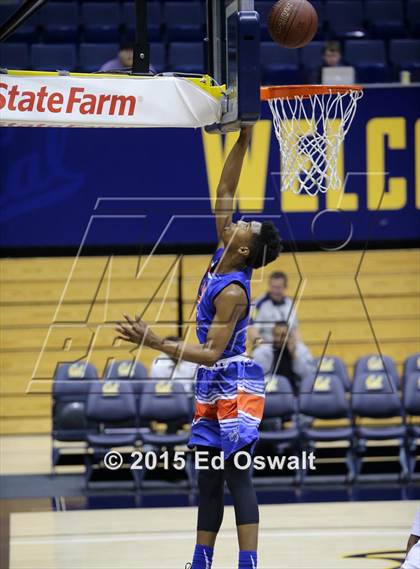 Thumbnail 1 in Oakland Tech vs. St. Joseph Notre Dame photogallery.