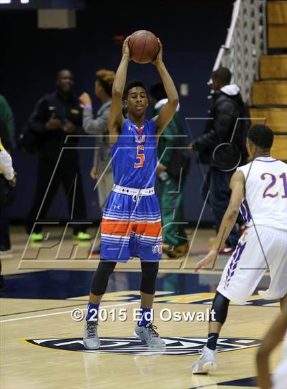 Thumbnail 3 in Oakland Tech vs. St. Joseph Notre Dame photogallery.