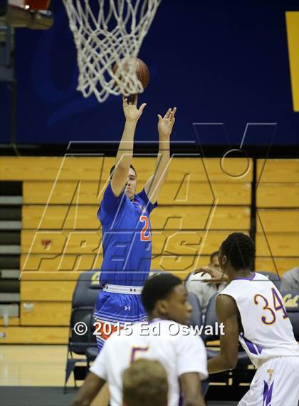 Thumbnail 1 in Oakland Tech vs. St. Joseph Notre Dame photogallery.