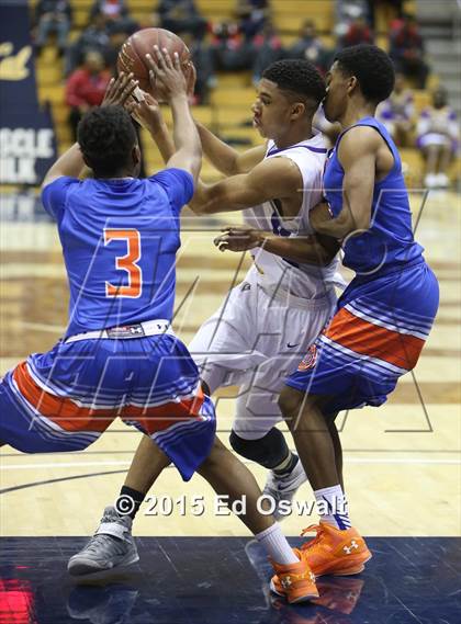 Thumbnail 1 in Oakland Tech vs. St. Joseph Notre Dame photogallery.