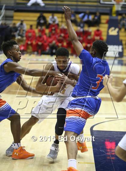Thumbnail 2 in Oakland Tech vs. St. Joseph Notre Dame photogallery.
