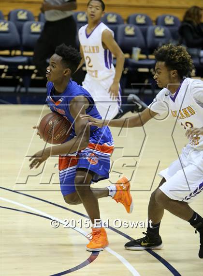 Thumbnail 3 in Oakland Tech vs. St. Joseph Notre Dame photogallery.