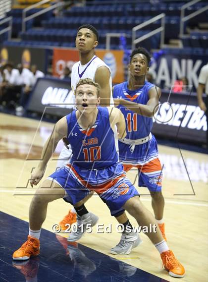 Thumbnail 3 in Oakland Tech vs. St. Joseph Notre Dame photogallery.