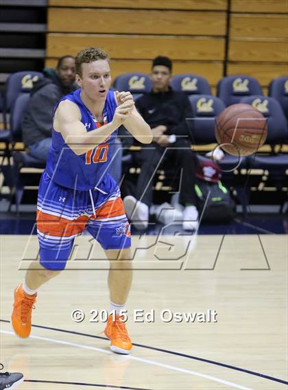 Thumbnail 1 in Oakland Tech vs. St. Joseph Notre Dame photogallery.