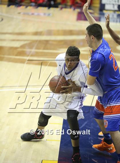 Thumbnail 1 in Oakland Tech vs. St. Joseph Notre Dame photogallery.