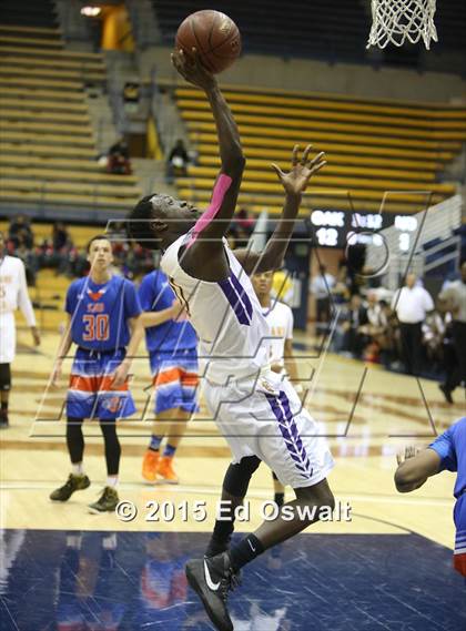 Thumbnail 2 in Oakland Tech vs. St. Joseph Notre Dame photogallery.