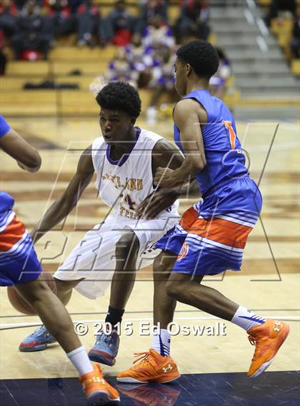 Thumbnail 2 in Oakland Tech vs. St. Joseph Notre Dame photogallery.