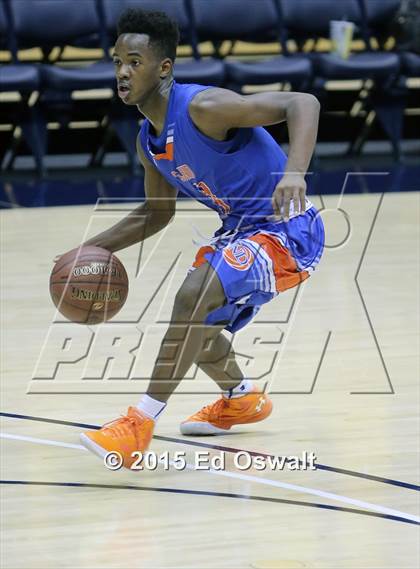 Thumbnail 3 in Oakland Tech vs. St. Joseph Notre Dame photogallery.