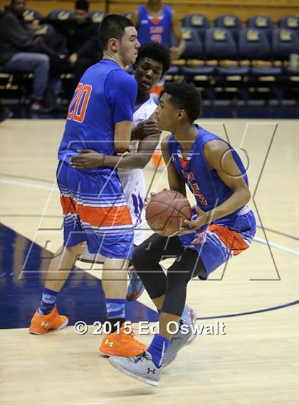 Thumbnail 2 in Oakland Tech vs. St. Joseph Notre Dame photogallery.