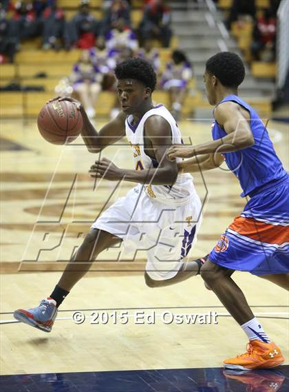 Thumbnail 3 in Oakland Tech vs. St. Joseph Notre Dame photogallery.