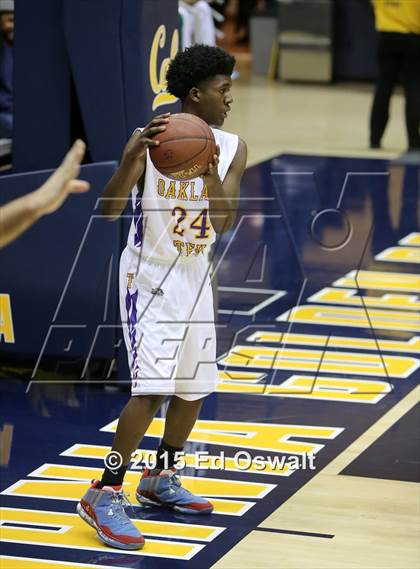 Thumbnail 1 in Oakland Tech vs. St. Joseph Notre Dame photogallery.