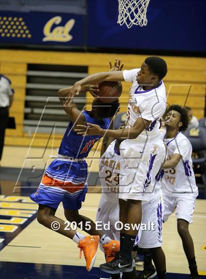 Thumbnail 1 in Oakland Tech vs. St. Joseph Notre Dame photogallery.