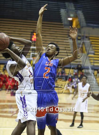 Thumbnail 2 in Oakland Tech vs. St. Joseph Notre Dame photogallery.
