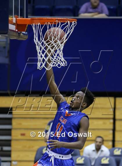 Thumbnail 3 in Oakland Tech vs. St. Joseph Notre Dame photogallery.