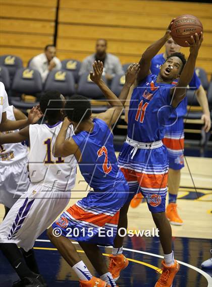 Thumbnail 2 in Oakland Tech vs. St. Joseph Notre Dame photogallery.