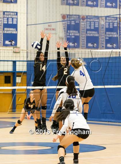 Thumbnail 2 in Westfield @ Fairfax photogallery.