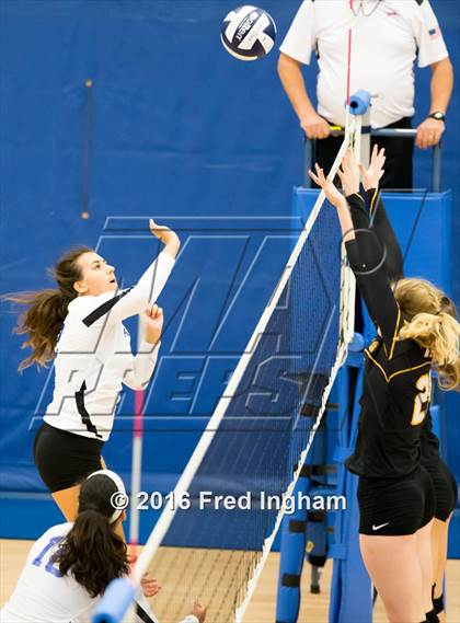 Thumbnail 2 in Westfield @ Fairfax photogallery.