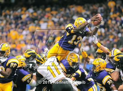 Thumbnail 3 in St. James @ Lutcher (LHSAA Class 3A Final) photogallery.