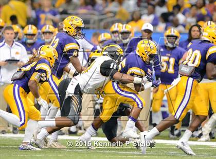 Thumbnail 2 in St. James @ Lutcher (LHSAA Class 3A Final) photogallery.