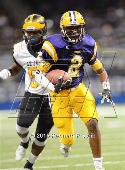 Thumbnail 3 in St. James @ Lutcher (LHSAA Class 3A Final) photogallery.