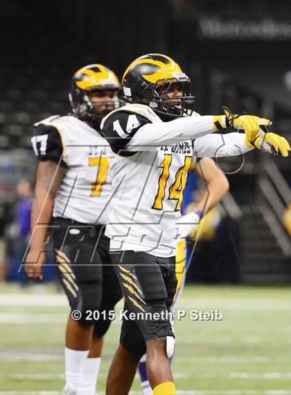 Thumbnail 3 in St. James @ Lutcher (LHSAA Class 3A Final) photogallery.
