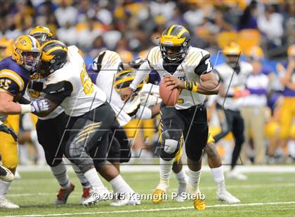 Thumbnail 3 in St. James @ Lutcher (LHSAA Class 3A Final) photogallery.