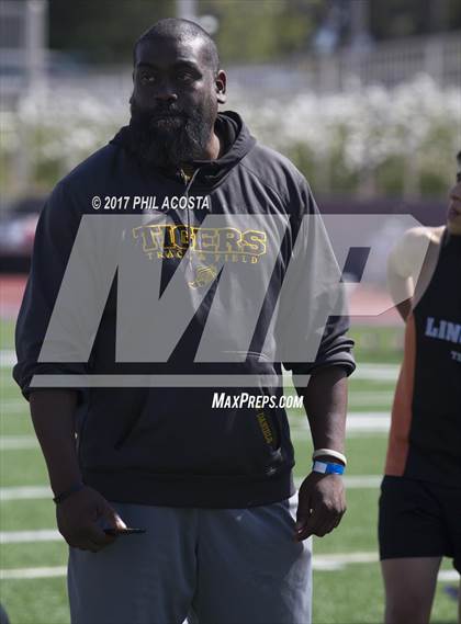 Thumbnail 1 in CIF Los Angeles City Section Track and Field Championships(Field Events)  photogallery.
