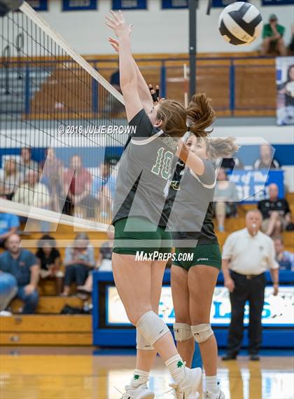 Thumbnail 2 in Cathedral vs. Indianapolis Scecina Memorial photogallery.