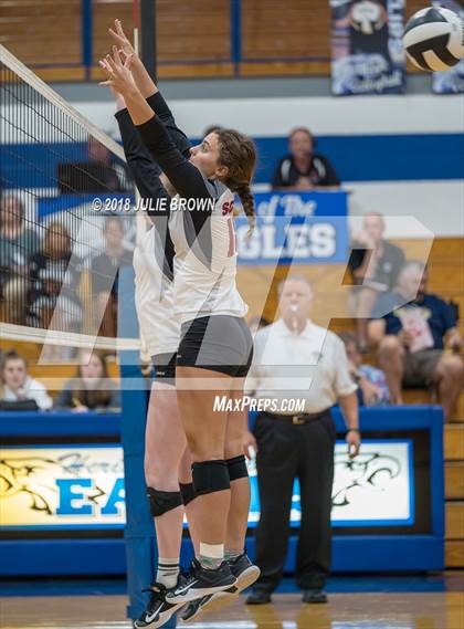 Thumbnail 3 in Cathedral vs. Indianapolis Scecina Memorial photogallery.