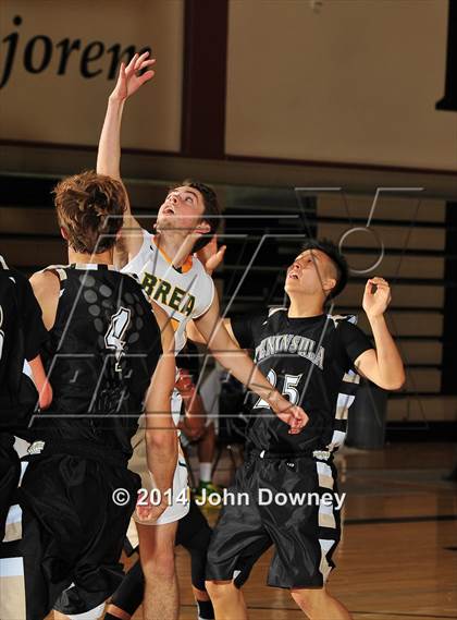 Thumbnail 2 in Palos Verdes Peninsula vs. Brea Olinda (MaxPreps Holiday Classic) photogallery.