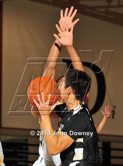 Thumbnail 2 in Palos Verdes Peninsula vs. Brea Olinda (MaxPreps Holiday Classic) photogallery.