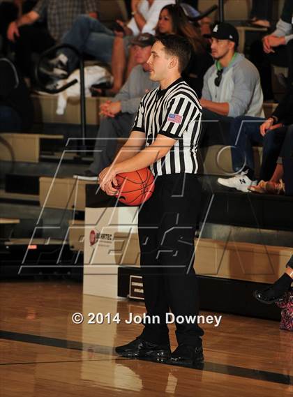 Thumbnail 1 in Palos Verdes Peninsula vs. Brea Olinda (MaxPreps Holiday Classic) photogallery.