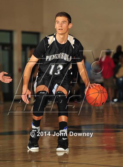 Thumbnail 1 in Palos Verdes Peninsula vs. Brea Olinda (MaxPreps Holiday Classic) photogallery.