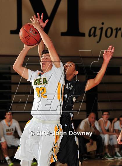 Thumbnail 1 in Palos Verdes Peninsula vs. Brea Olinda (MaxPreps Holiday Classic) photogallery.