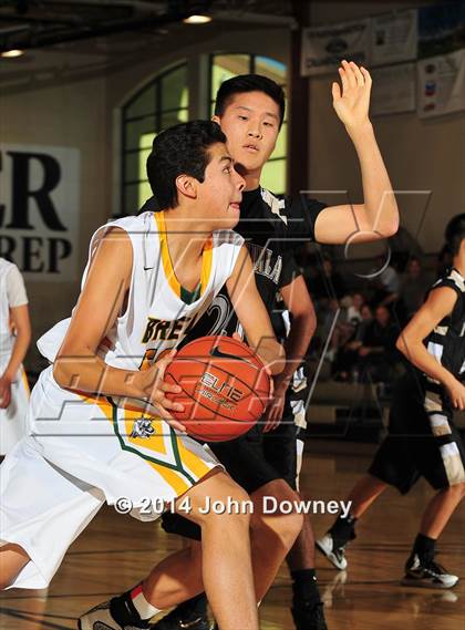 Thumbnail 2 in Palos Verdes Peninsula vs. Brea Olinda (MaxPreps Holiday Classic) photogallery.
