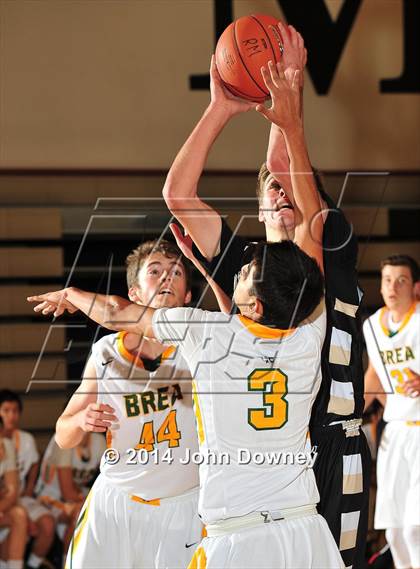 Thumbnail 3 in Palos Verdes Peninsula vs. Brea Olinda (MaxPreps Holiday Classic) photogallery.
