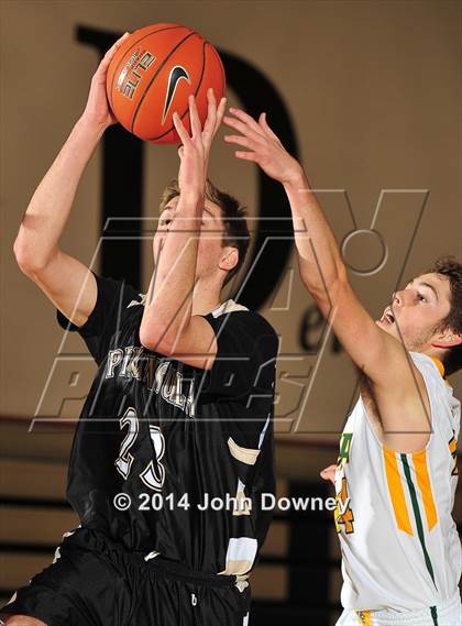 Thumbnail 2 in Palos Verdes Peninsula vs. Brea Olinda (MaxPreps Holiday Classic) photogallery.