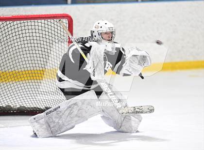 Thumbnail 2 in Xavier @ Fairfield Prep (SCC D1 Semifinal) photogallery.