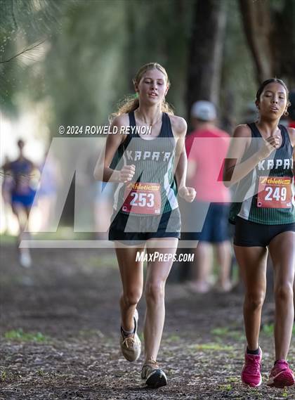 Thumbnail 2 in Kauai Championships photogallery.