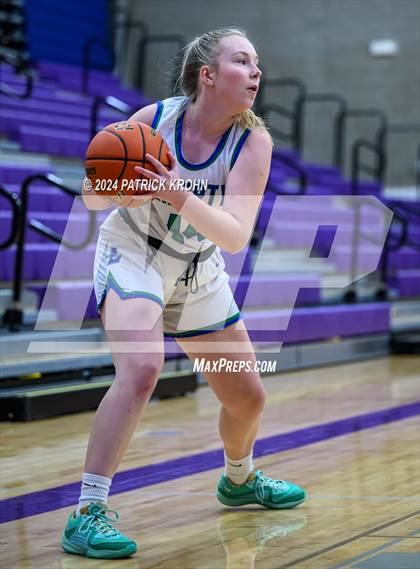 Thumbnail 3 in Juanita vs Liberty photogallery.