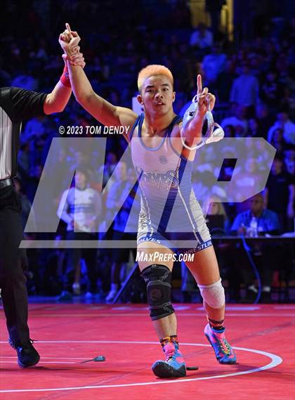 Thumbnail 1 in UIL 6A State Championships 138 lb Finals photogallery.