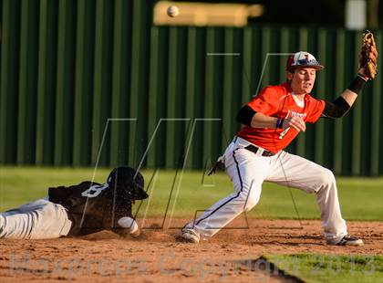 Thumbnail 1 in Whitehouse Vs Liberty (UIL 4A Regional Final) photogallery.