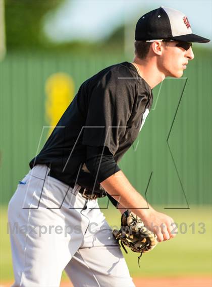 Thumbnail 2 in Whitehouse Vs Liberty (UIL 4A Regional Final) photogallery.